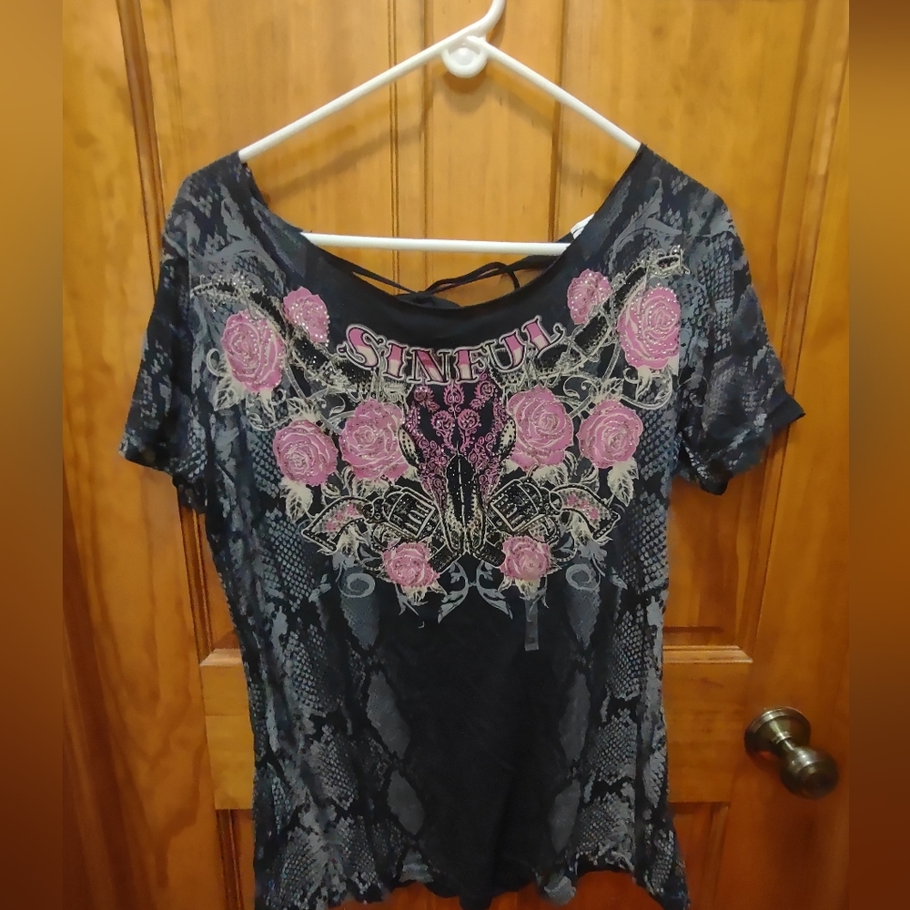 Sinful shirt from Buckle ladies XL brand new with tags